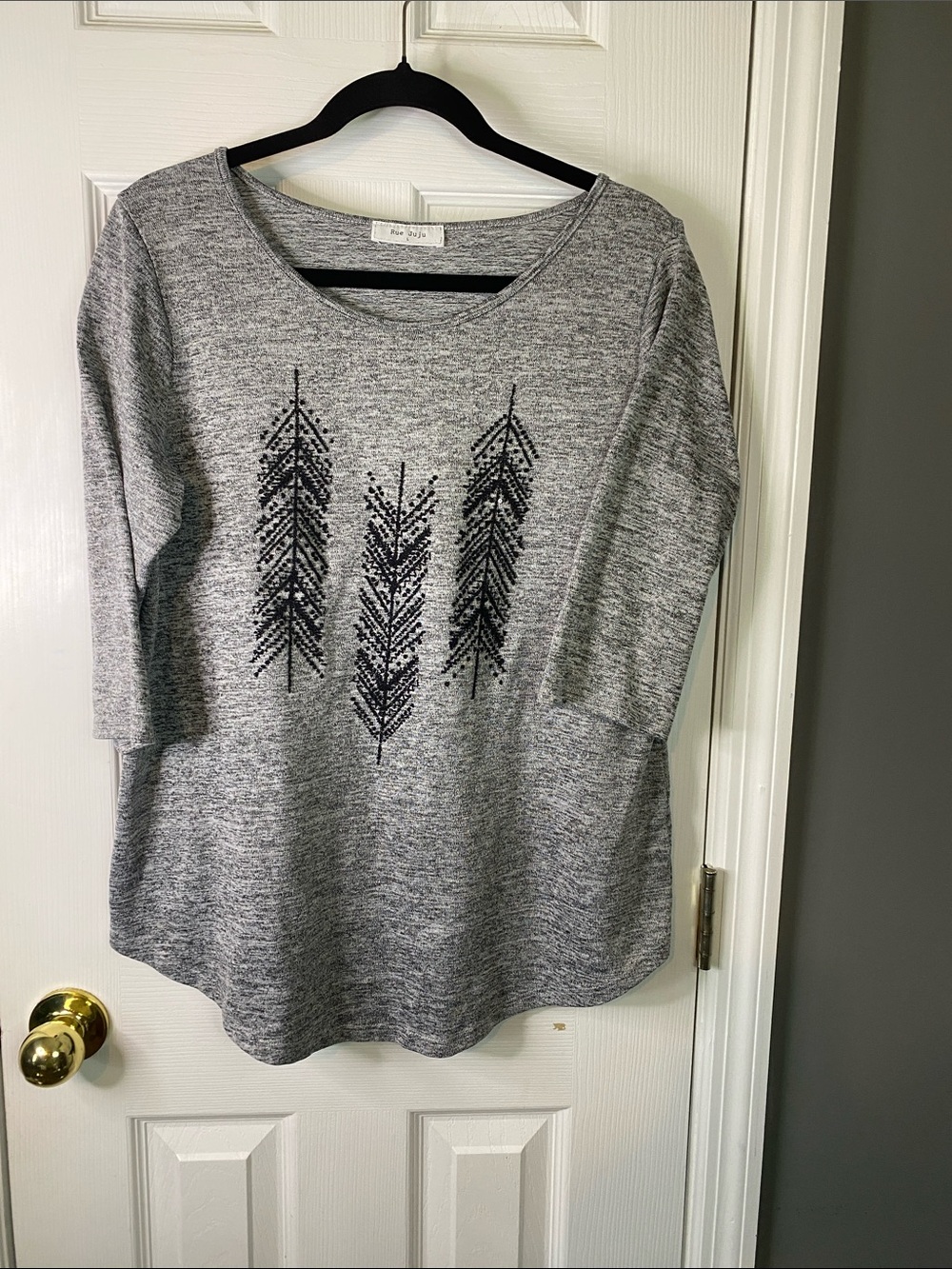 Blue Sky Gray Heather Long-Sleeve Tee with Beaded Feather Motif Rue JUJU Size LG